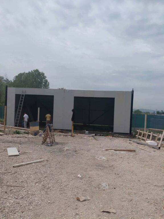 JEPEN ME QERA 2 KAPANONE - ZALL-HERR, TIRANE
