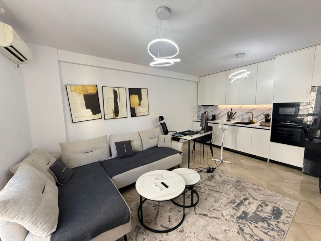 Apartament Me Qera 2+1 Tek Rruga e Barrikadave (ID B2201618) Tirane