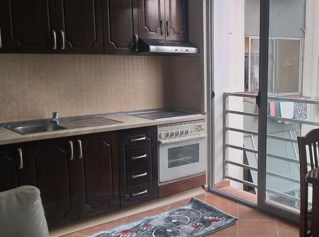 Apartament me qera 1+1 Misto Mame