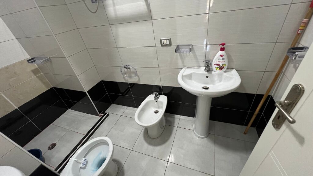 QERA APARTAMENT 2+1+2  AFER RESTORANT FRESKUT