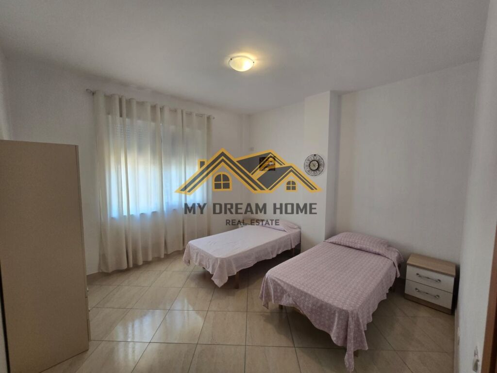 JEPET ME QIRA APARTAMENT 3+1+2 NE QENDER TE DURRESIT