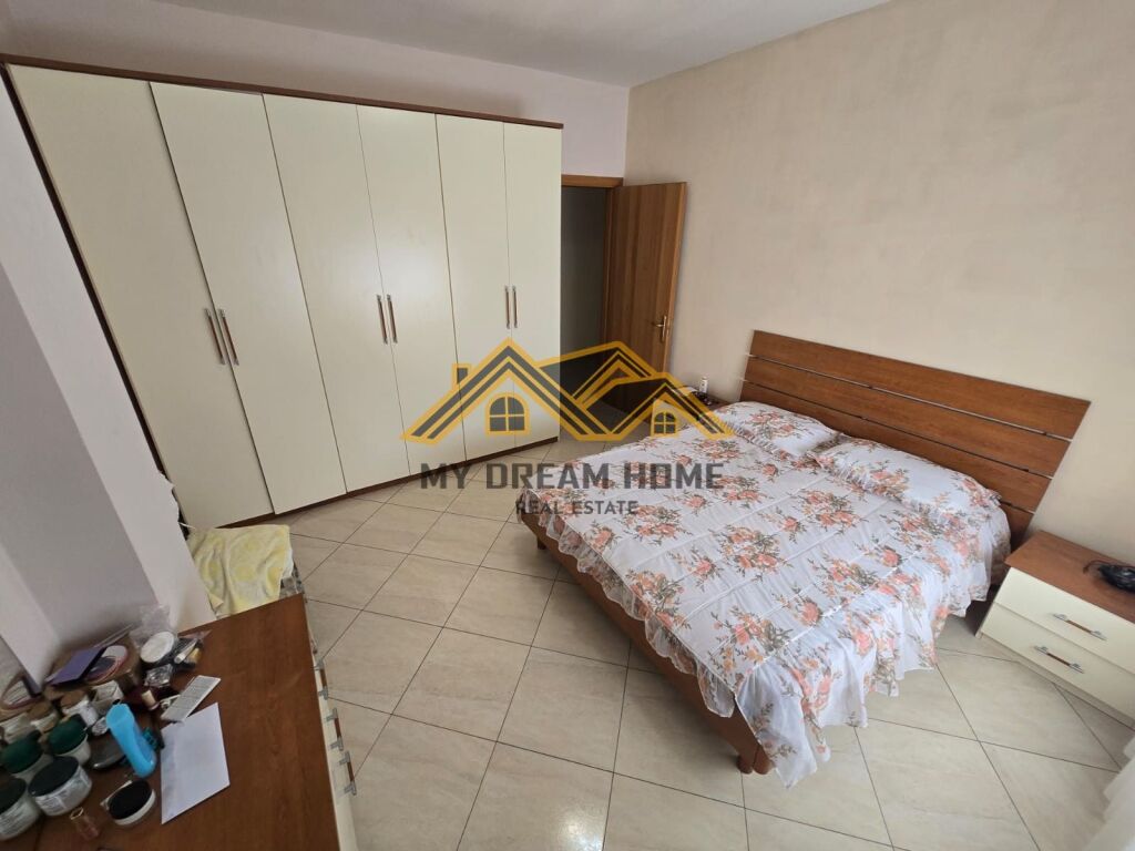 JEPET ME QIRA APARTAMENT 3+1+2 NE QENDER TE DURRESIT
