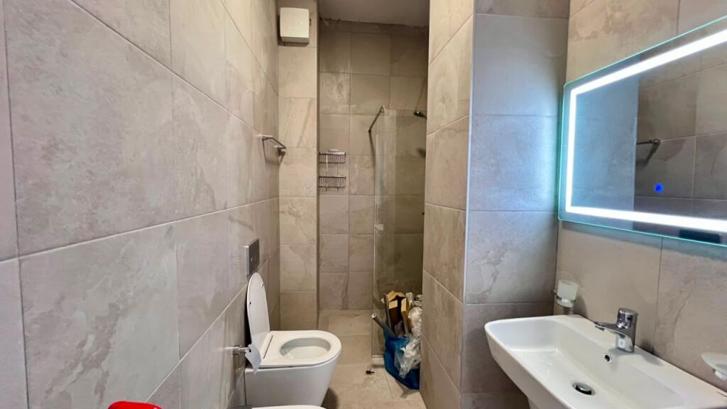 🏠 **FOR RENT: 1+1 Apartment**  📍 Aura Complex (Near Our Lady of Good Counsel University) 💰 55,000 ALL/Month 🏢 Building Year: 2025 🏢 6th Floor 📐 65 m² 🔥☄️ **100% Brand New – Never Occupied**