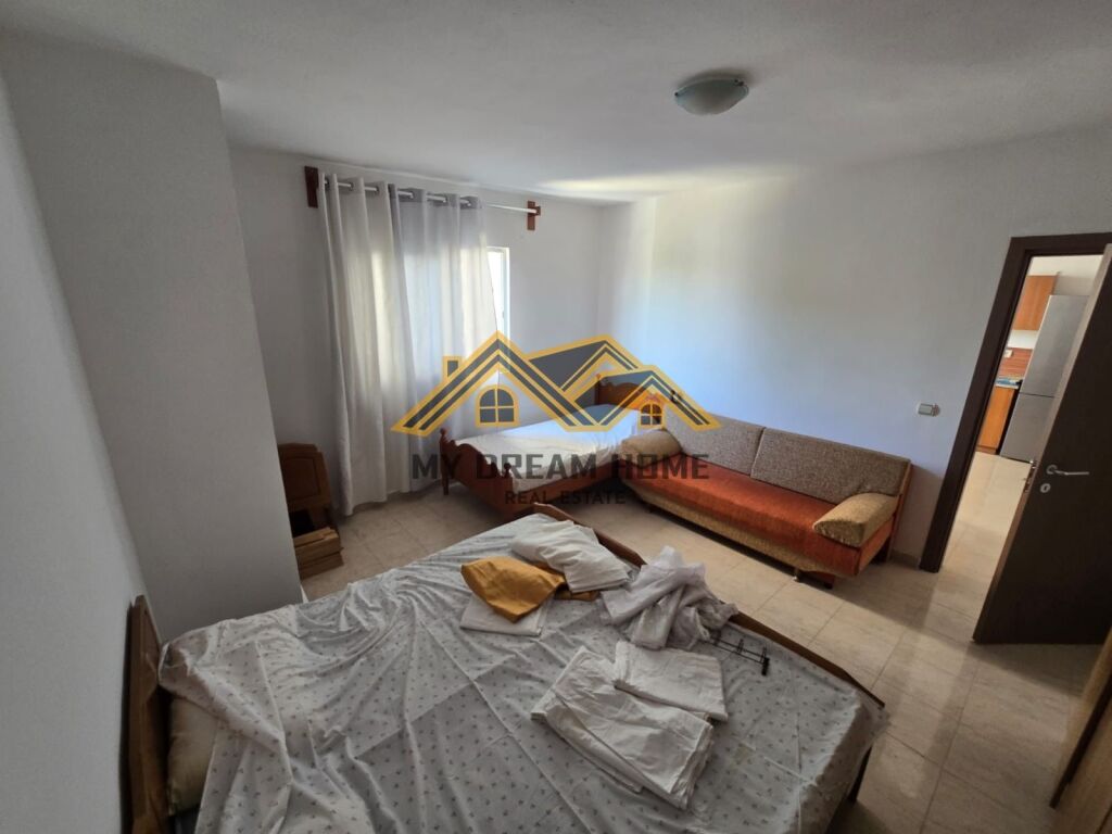 VENDESI APPARTAMENTO 1+1 SPIAGGIA DURAZZO