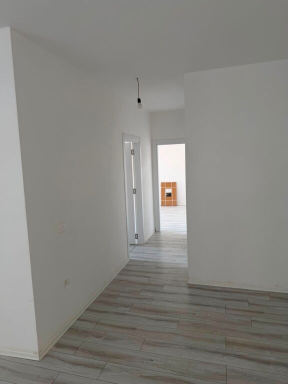 Room for rent or apartment for living at Bulevardi i Ri