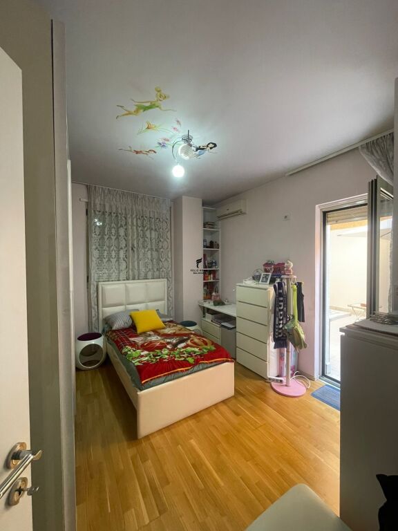 SHITET APARTAMENT 2+1+2+DEPO KOMUNA E PARISIT 320.000 EURO FH-83866