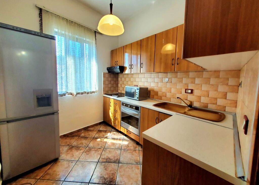Apartament 2+1 me qera tek Rruga e Durrsit