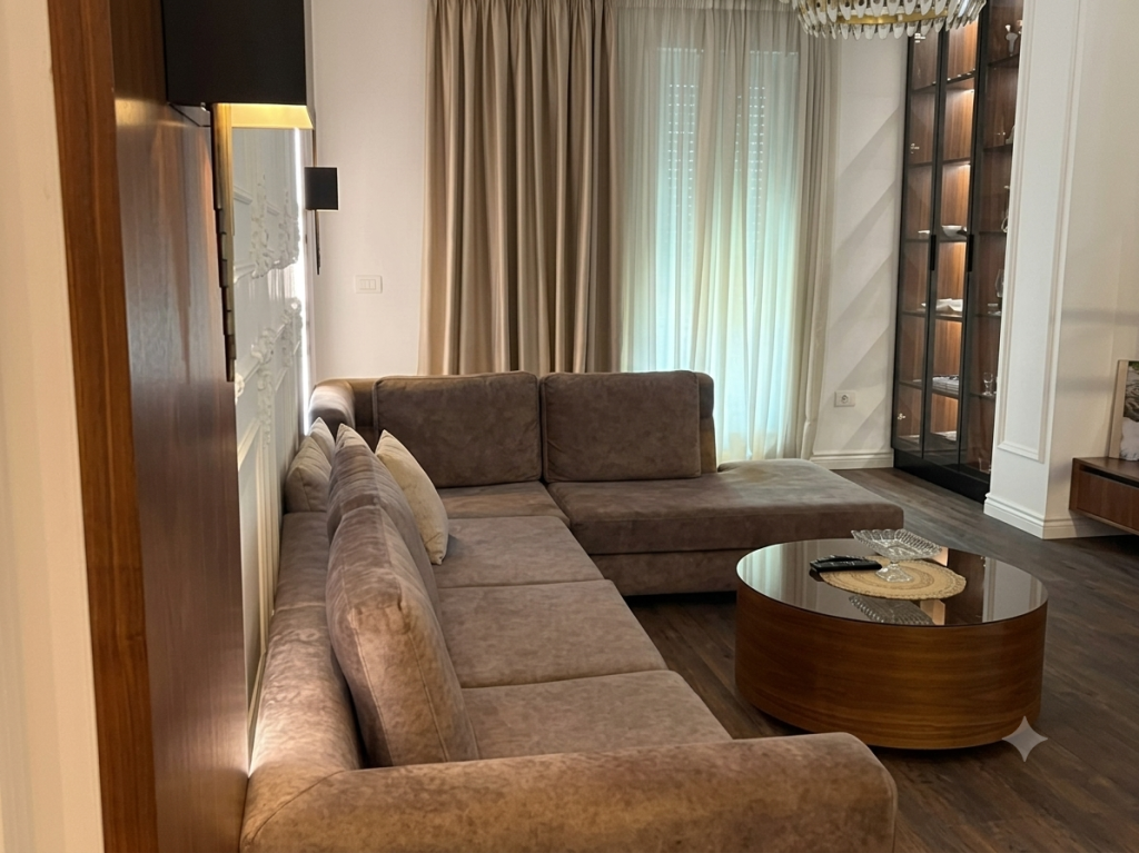 Rent, Apartment 3+1+2 Parking Spaces, Zogu i Zi, Tirana.