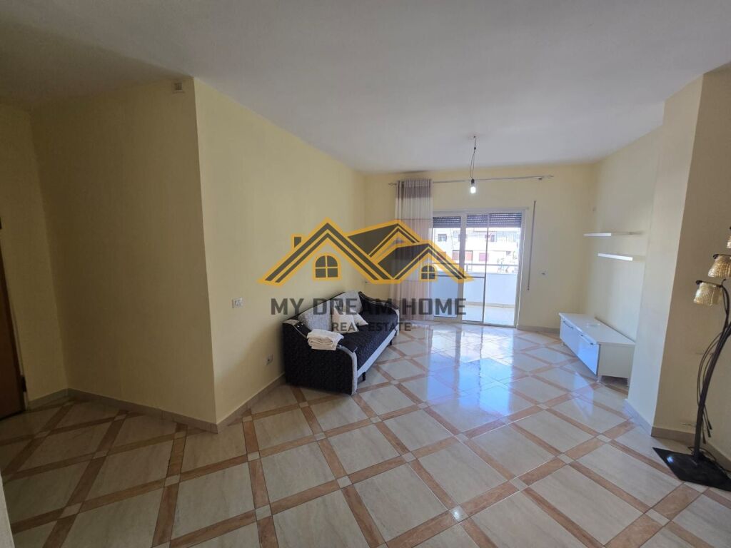 JEPET ME QIRA APARTAMENT 3+1+2 NE QENDER TE DURRESIT