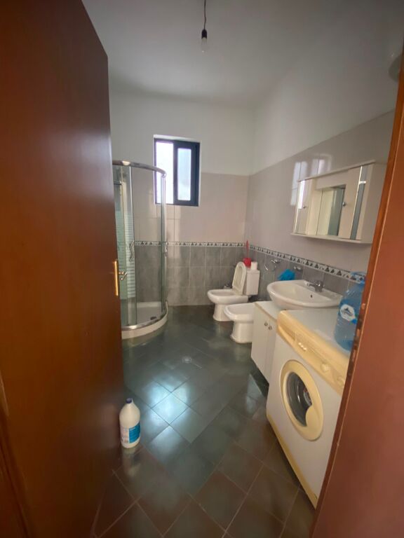 Apartament  2+1 me Qira -Qendra e Durrësit
