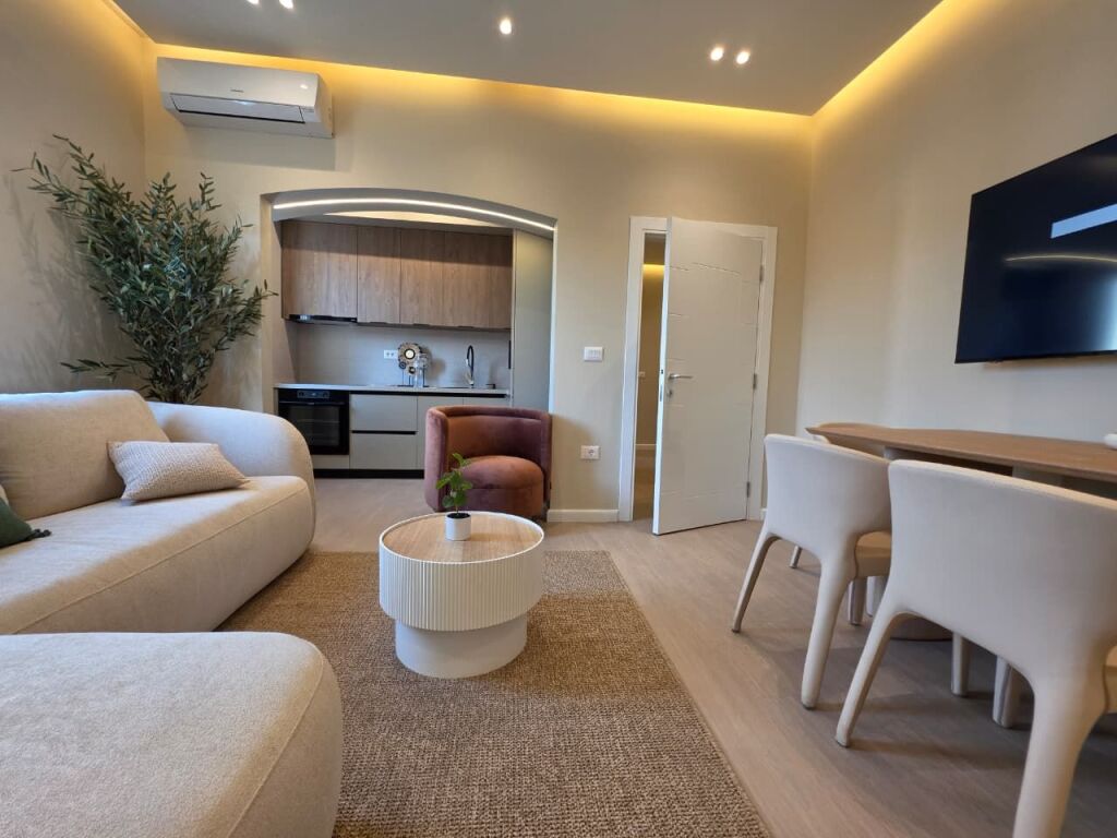 APARTAMENT MODERN 2+1 PER QIRA, RRUGA BARDHYL!
