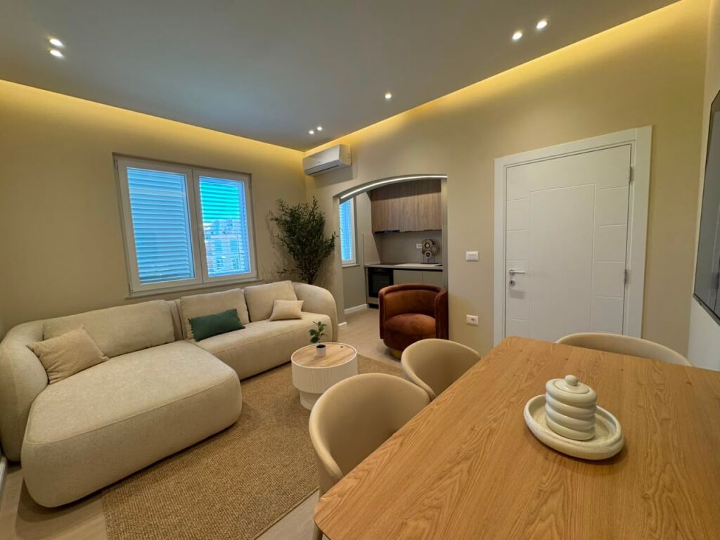 APARTAMENT MODERN 2+1 PER QIRA, RRUGA BARDHYL!