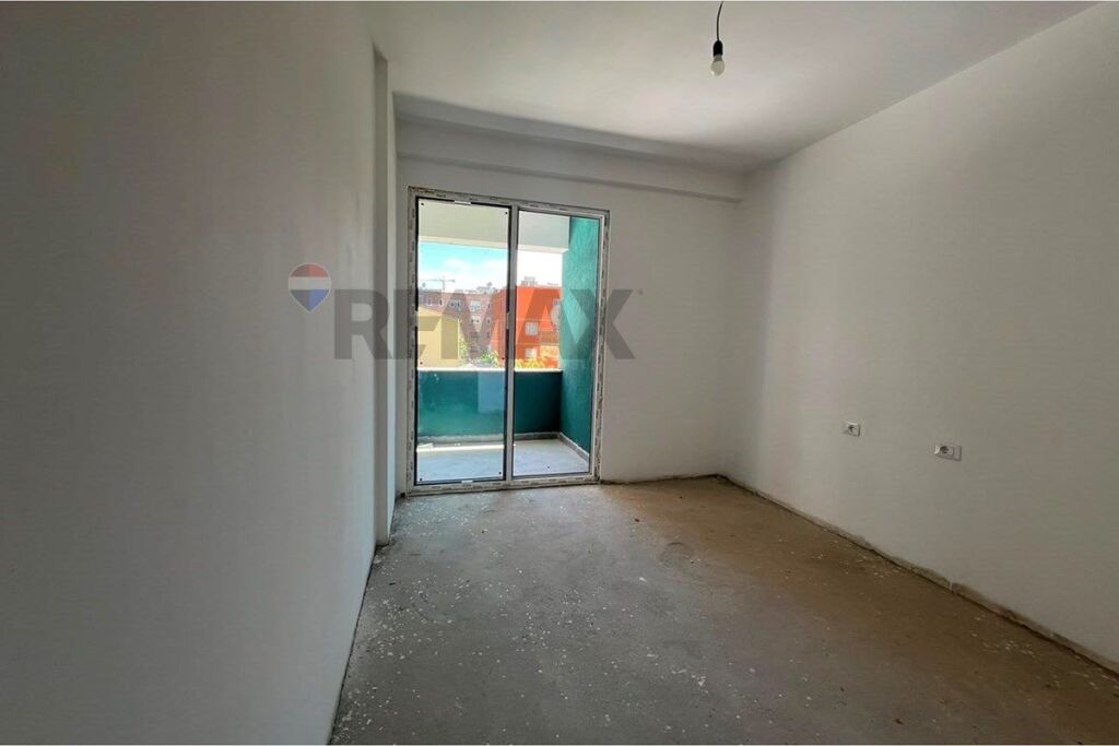 Shitet Apartament 2+1+2 në Kompleksin Mirabella!