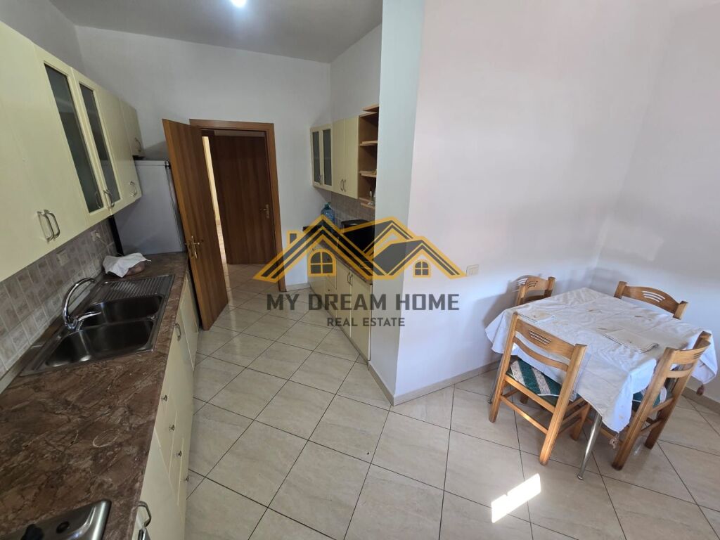 JEPET ME QIRA APARTAMENT 3+1+2 NE QENDER TE DURRESIT
