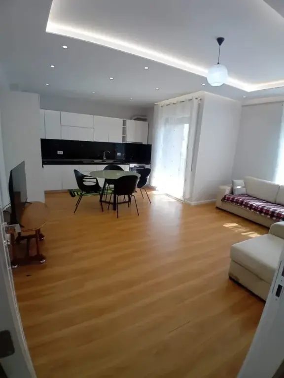 Qera | Apartament 2 + 1 | Gjimnazi \”Ibrahim Rugova\” | 350 €/muaj