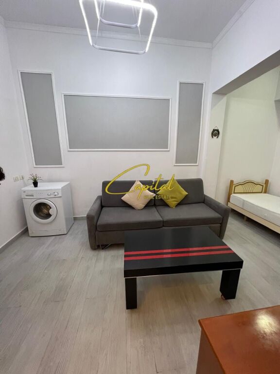 GARSONIERE ME QIRA 50 M2 ISH PARKU 40.000 LEKE