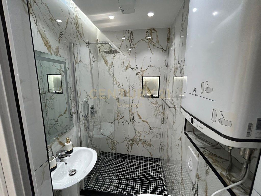 AMB. AMERIKANE, DUPLEX 2+1+2 FOR RENT