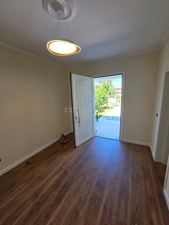Shtëpi Me Qira në plazhin e Durrësit - 800€ neto | 189 m²