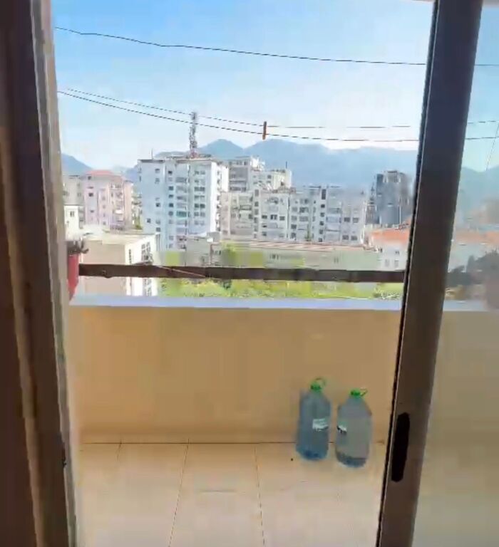Apartament 2+1 per shitje pas Fakultetit te Shkencave!