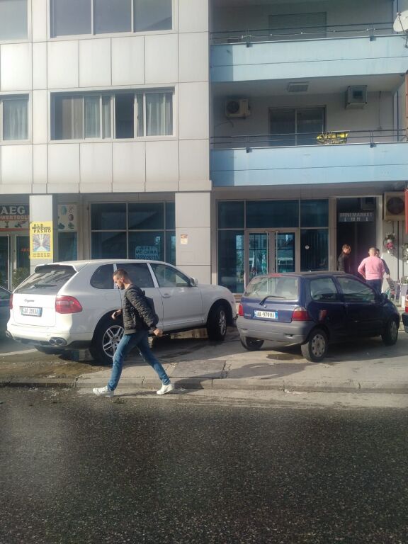 NEGOZIO IN VENDITA MEZEZ KASHAR