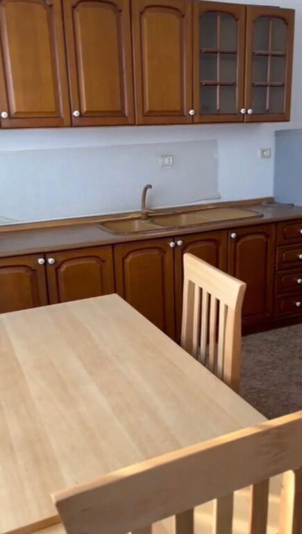 Qera | Shtëpi private 1 + 1 | Rruga Xhanfize Keko | 300 €/muaj