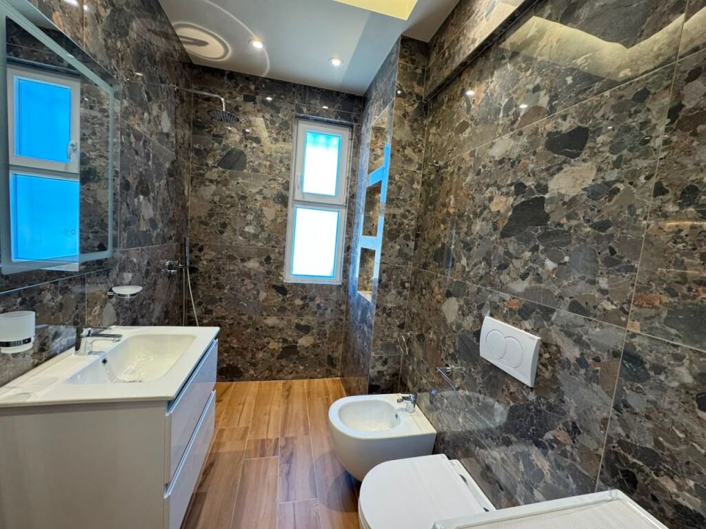 APARTAMENT MODERN 2+1 PER QIRA, RRUGA BARDHYL!