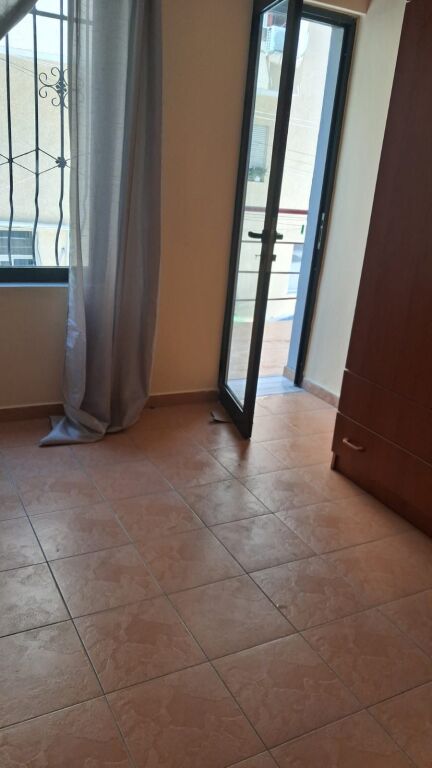 Jepet Me Qera Apartament 2+1+1 Ballkon