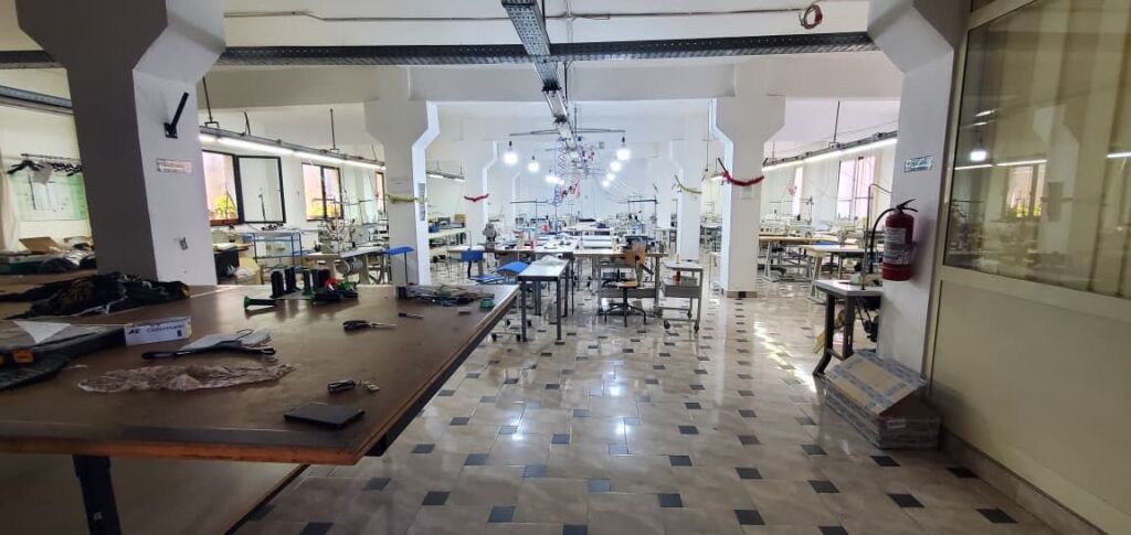 Jepet me Qera Magazinë – Siri Kodra, Tiranë