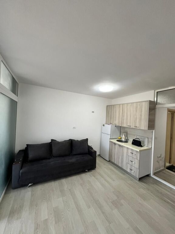 🏡 Shitet Garsoniere e Organizuar në 1+1 – Shkëmbi i Kavajës, Durrës