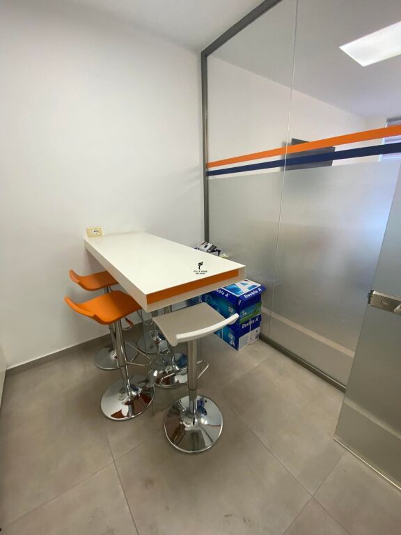 OFFICE FOR RENT 110 M2 PARIS MUNICIPALITY 180,000 LEKE FH-83924