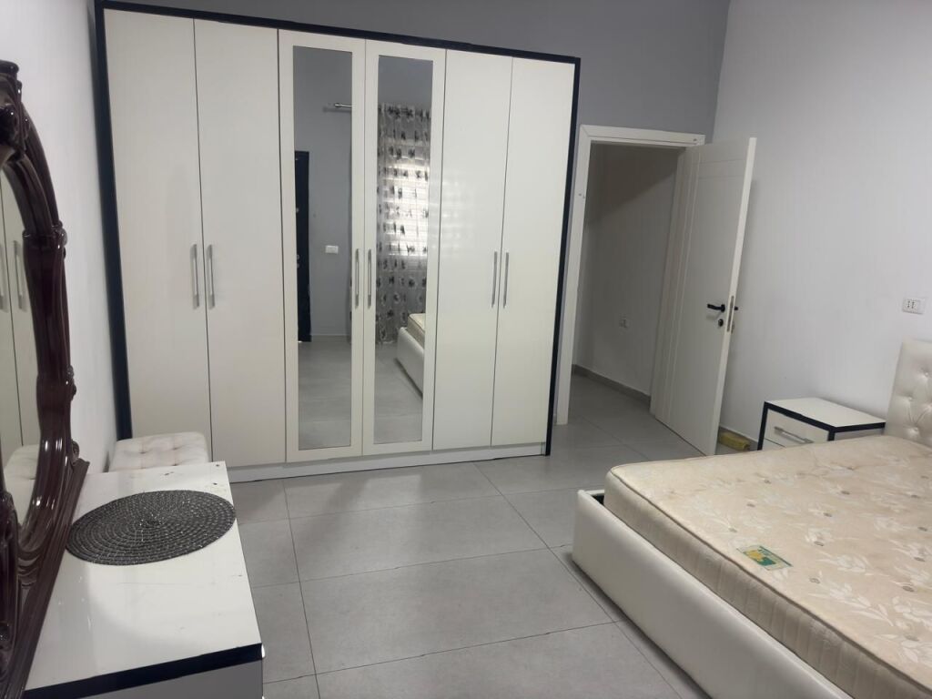 Qera | Shtëpi private 3 + 1 | Fresku | 550 €/muaj