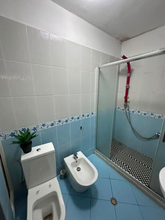 SHITET APARTAMENT 3+1+2 NE ZONEN E ISH RAJONIT, DURRES