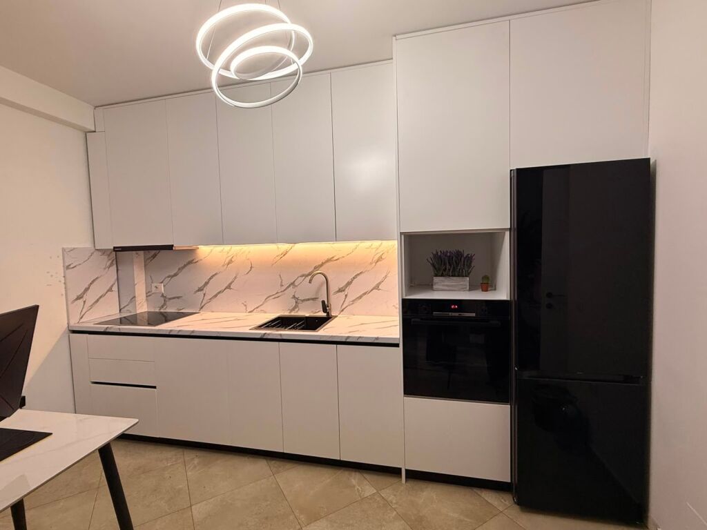 Jepet me qera apartament 2+1 – Rruga e Barrikadave