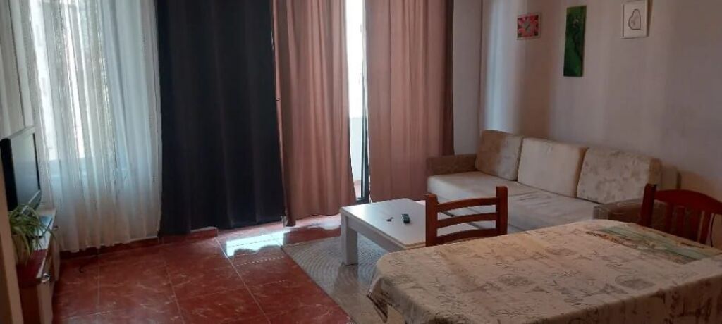 AFFITTASI APPARTAMENTO 1+1, VIA ELBASANI
