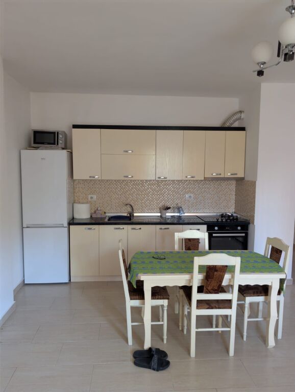 Qera | Apartament 1 + 1 | Rruga 5 Maji | 400 €/muaj