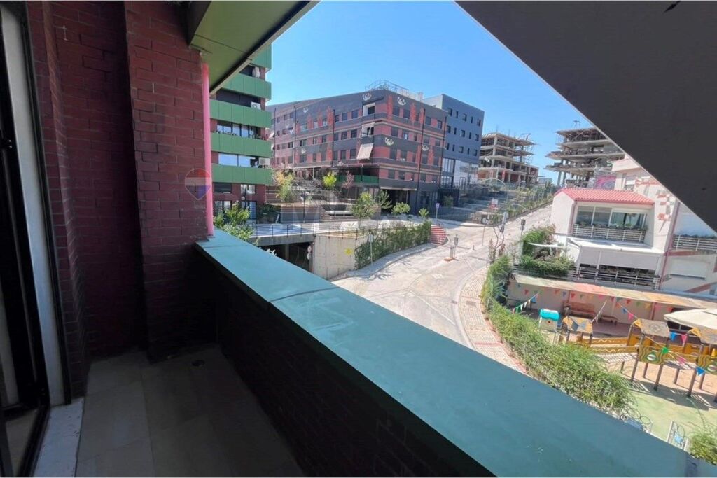 DUPLEX IN VENDITA PRESSO LA RESIDENZA KODRA E DIELLIT!