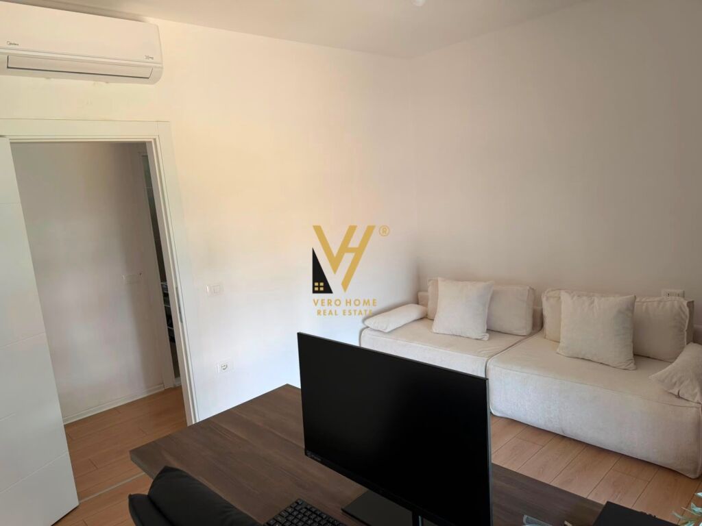 JEPET ZYRE 122 M2 ME QIRA TE K.NDREGJONI, BULEVARDI I RI 1.500 EURO