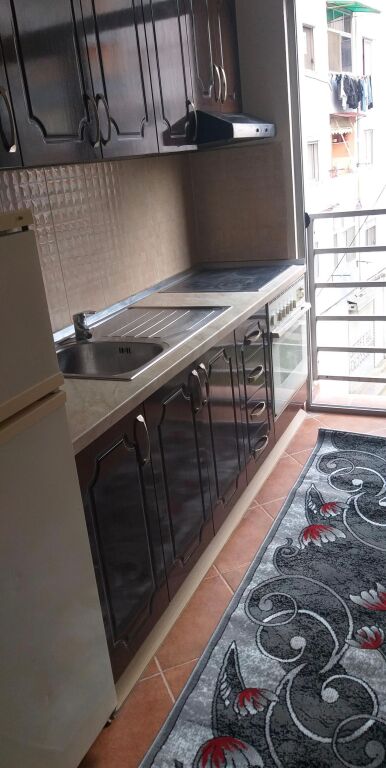 Apartament me qera 1+1 Misto Mame