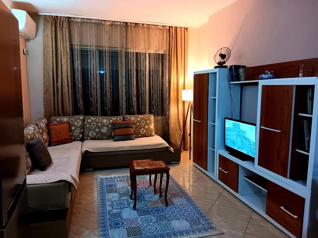 Apartament me qira 1+1 Rruga Kavajes