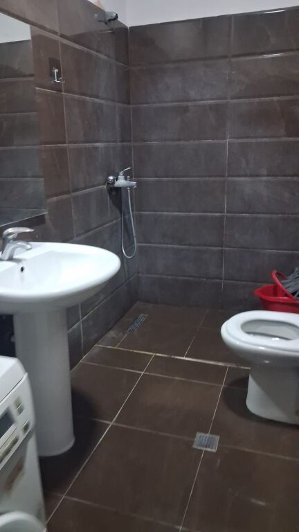 Jepet Me Qera Apartament 2+1+1 Ballkon