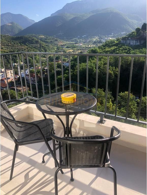Shitet, Apartament 1+1, Fresku, Prane 2 Luaneve, Tiranë
