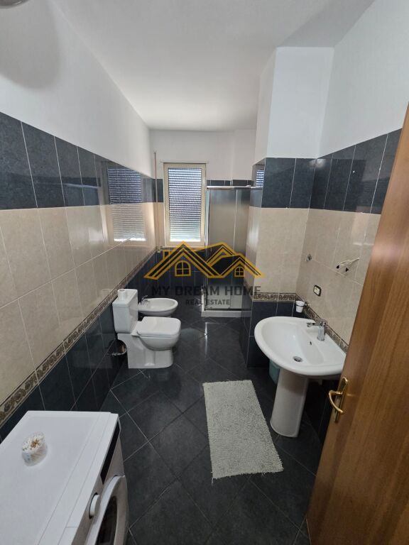 JEPET ME QIRA APARTAMENT 3+1+2 NE QENDER TE DURRESIT