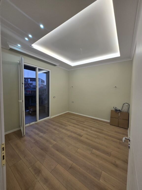 Rent | Ambjent Biznesi | Komuna e Parisit | 600 €/month