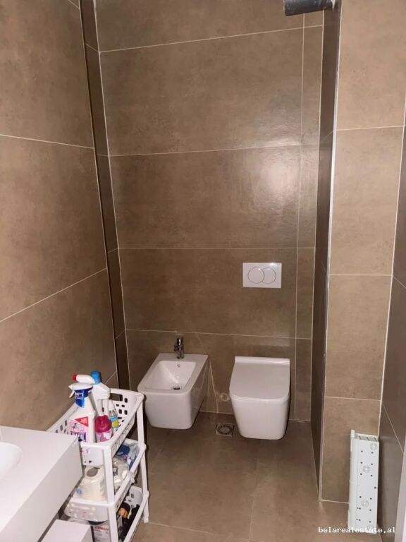 Zyre me qera tek Bulevardi i Ri (ID BZ21014) Tirane