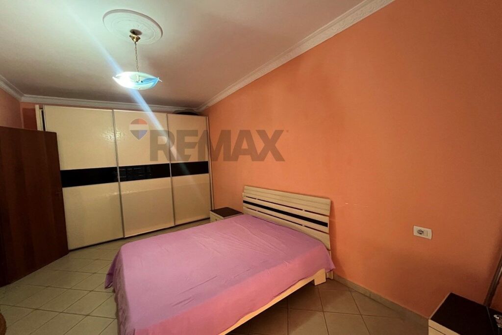 Ofrohet apartament 2+1+2 me qira Astir.