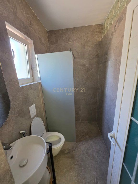 Shtëpi Me Qira në plazhin e Durrësit - 800€ neto | 189 m²