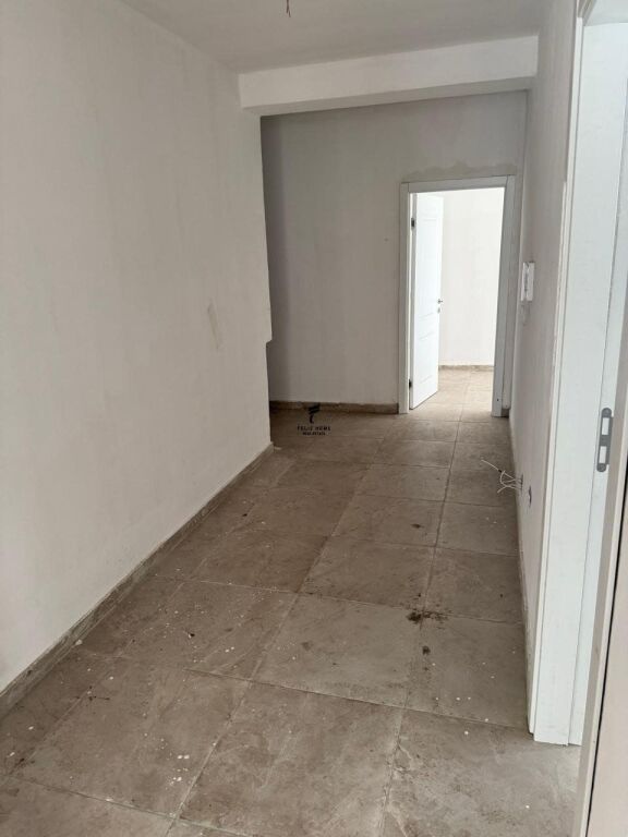 ZYRE ME QERA 145 M2 RRUGA E DURRESIT 120.000 LEKE FH-83843