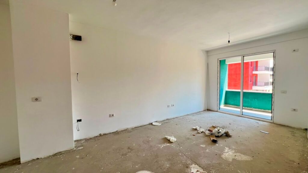 🏠 **FOR SALE: 2+1+1 Apartment with Walk-in Closet**  📍 Xhamllik 🌞 South Facing 💰 €187,000 🏢 Building Completion: 2026 🏢 2nd Floor 📐 99 m²  🔥 **Ready to Move In – August 2026** 🔥