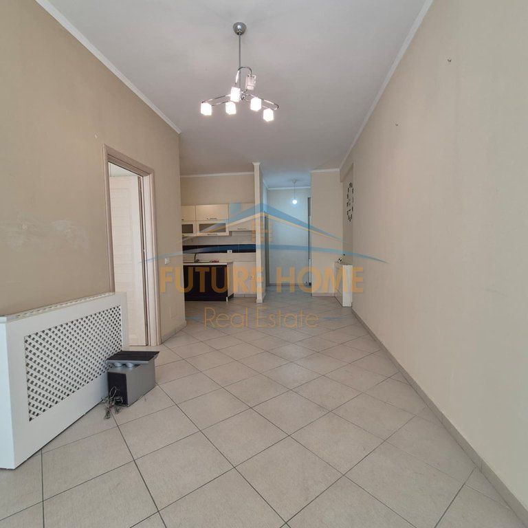 Shitet, Apartament 1+1, Komuna e Parisit, Kompleksi Kika 2