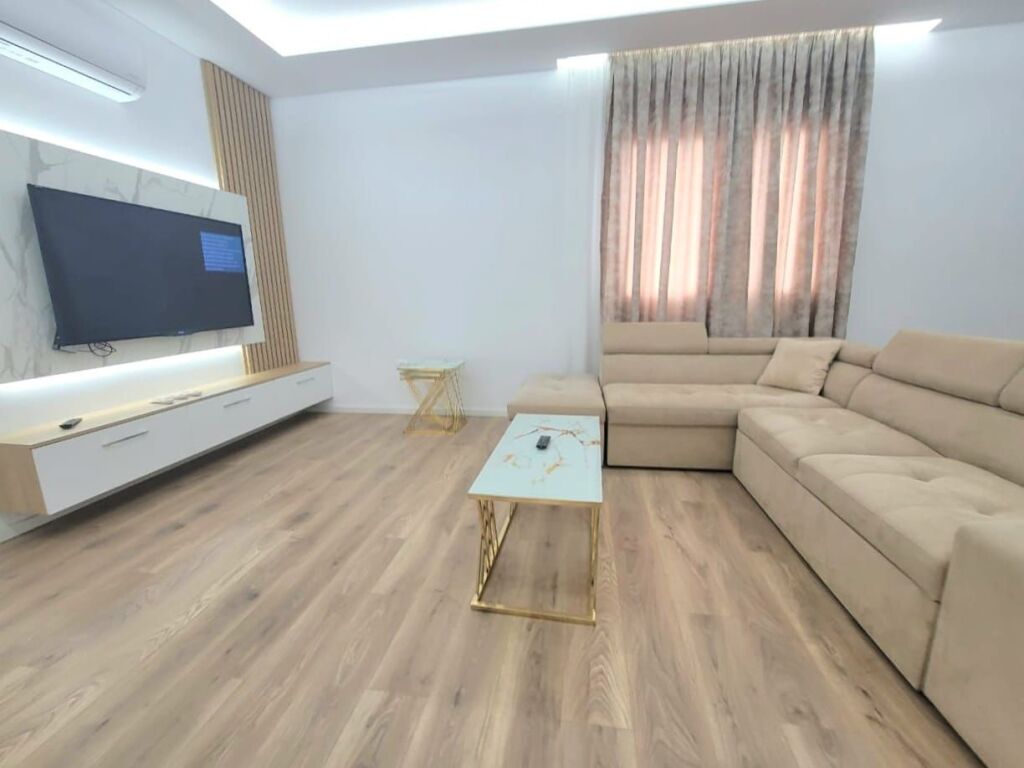 Jepet Me Qera: Shtëpi Private ( 1 Kateshe Me Oborr ) 2+1 ** Teg - Rr. E Vilave - 100% I Ri, Cilesi Premium | Jepet Bosh Ose I Mobiluar ** Sipas Kerkeses | 60,000 Leke/Muaj